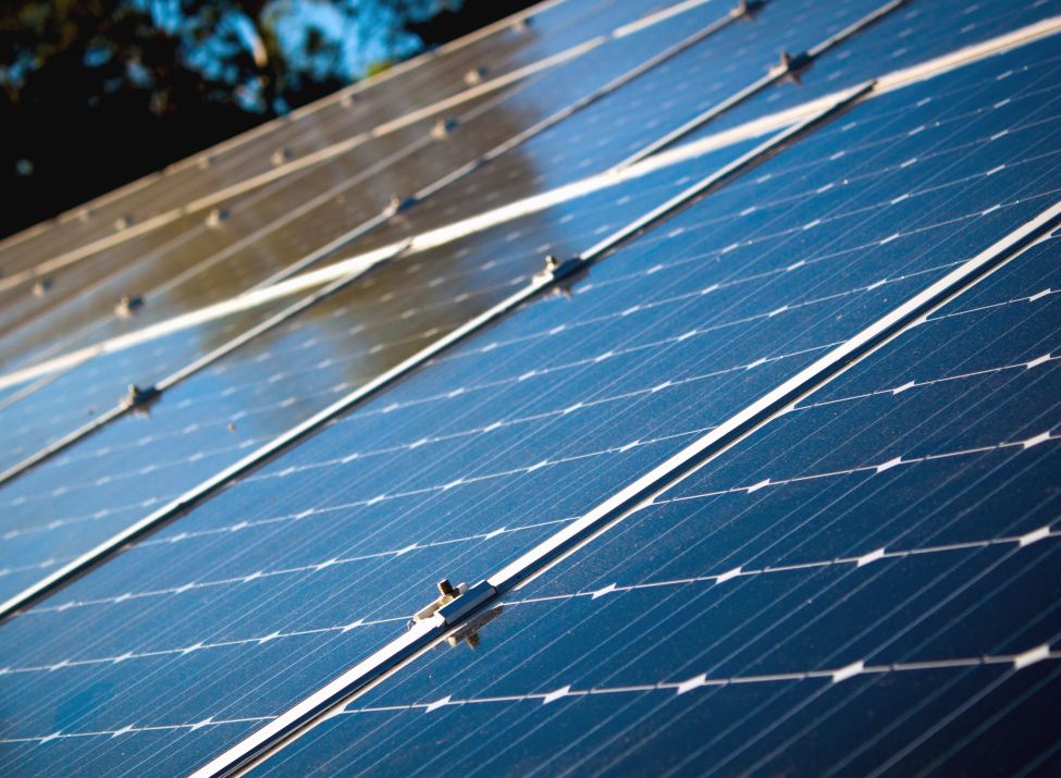 Nutzen Sie Energiespeicher zu Ihren Photovoltaikanlagen, um maximalen Ertrag zu erzielen.