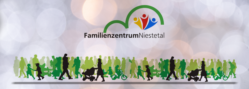 Das Logo des Familienzentrum mit zwei grünen Bögen als Dach und einer Gruppe Menschen untendrunter. Das Logo des Familienzentrum mit zwei grünen Bögen als Dach und einer Gruppe Menschen untendrunter.