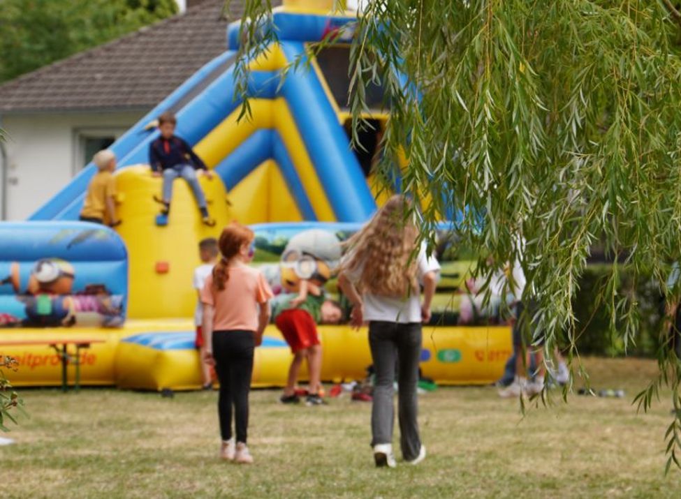 Das Ferienangebot ruft dich, melde dich gleich an.