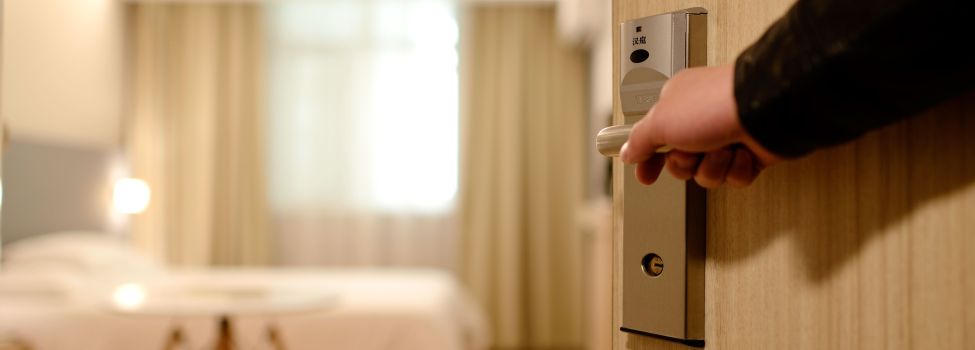 Willkommen in Ihrem Zimmer. Wir wünschen einen angenehmen Aufenthalt. Willkommen in Ihrem Zimmer. Wir wünschen einen angenehmen Aufenthalt.