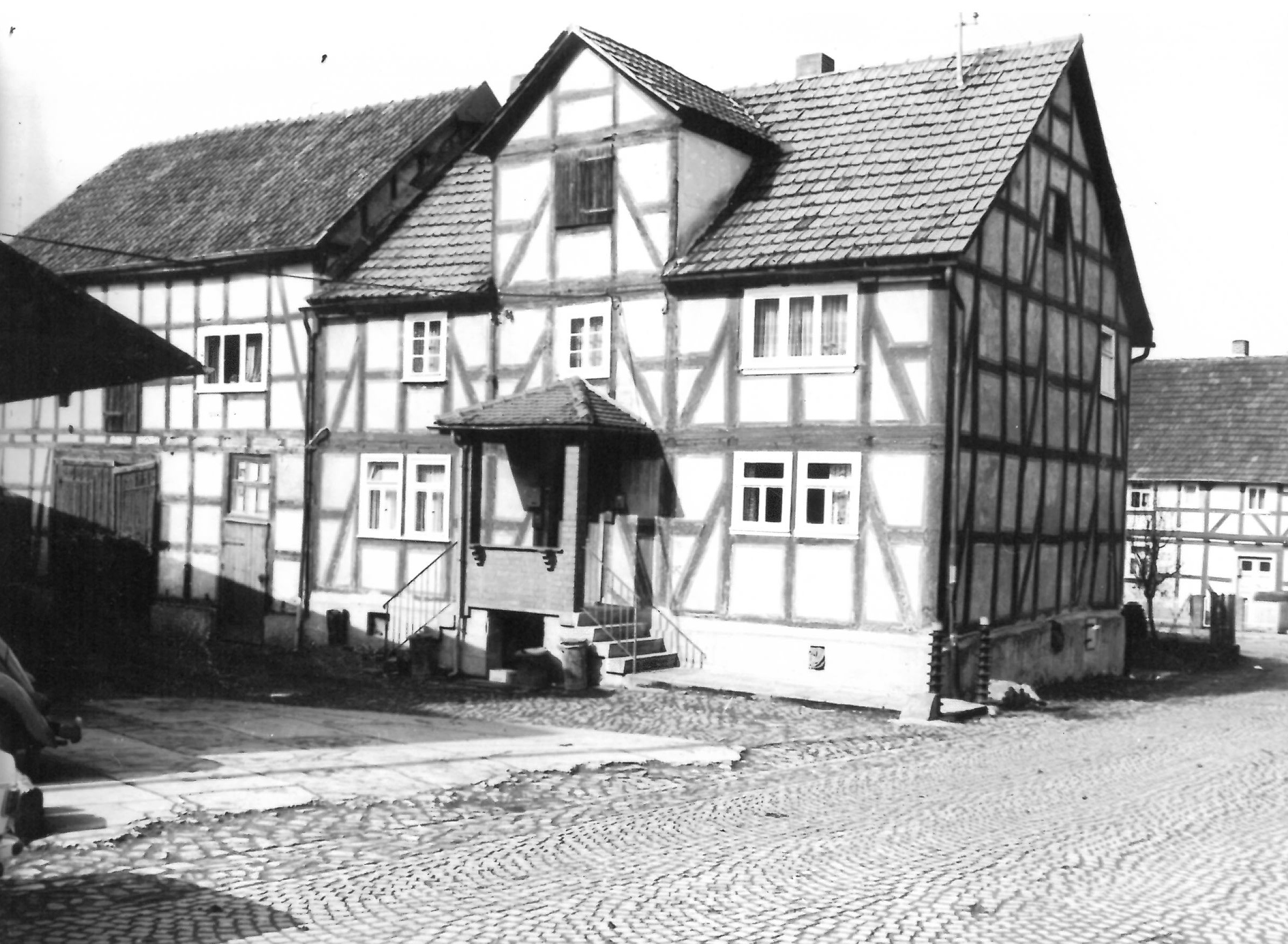 Im Gasthaus zur Krone in der Breiten Straße 2 befand sich ein Schulsaal. @Gemeinde Niestetal