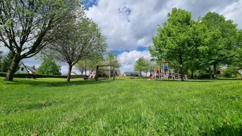 Der Spielplatz am großen Teich.