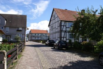 Dorfstraße in Heiligenrode