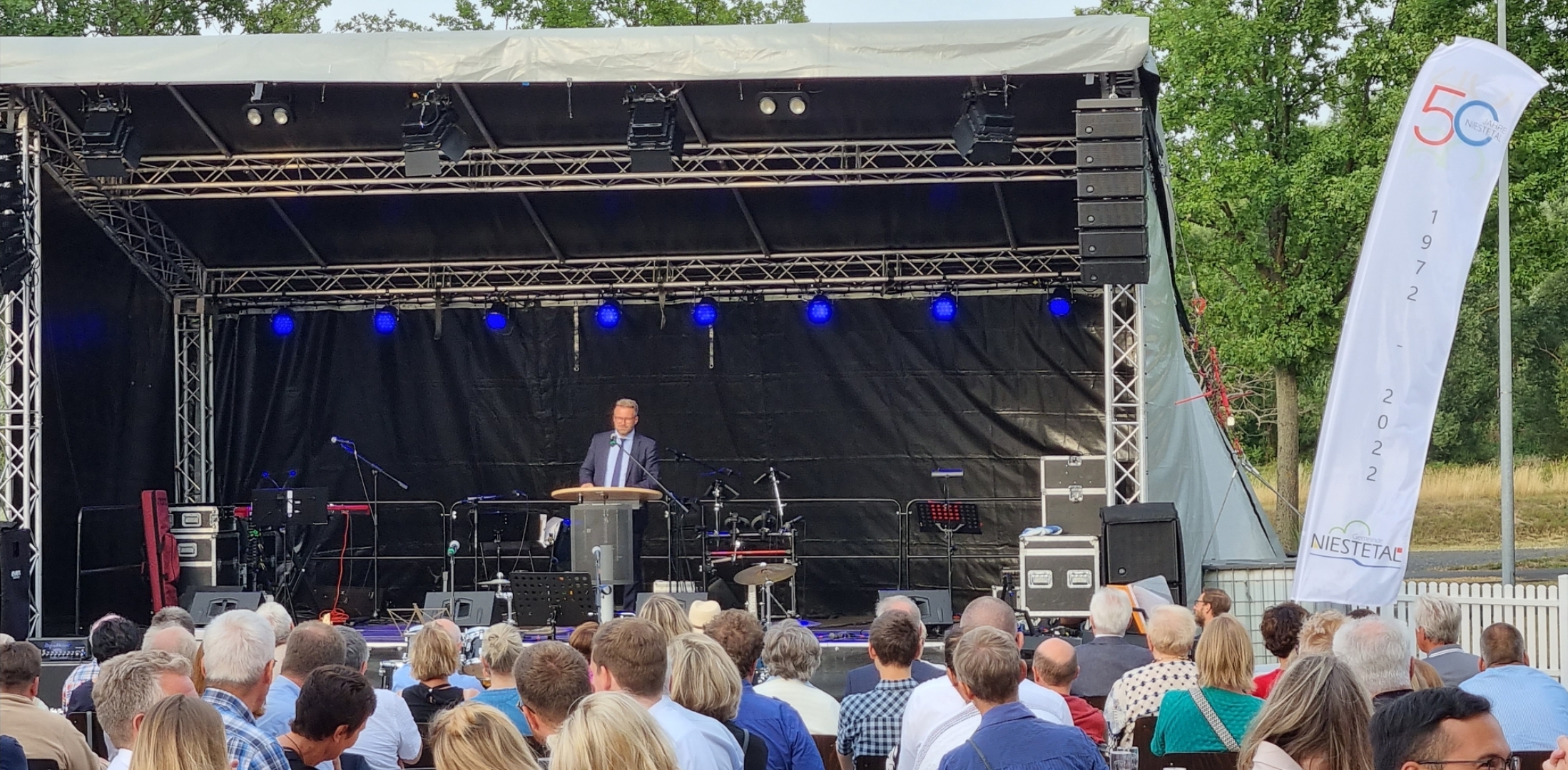 Bürgermeister Brückmann bei seinem Grußwort zum 50. Jubiläum. 