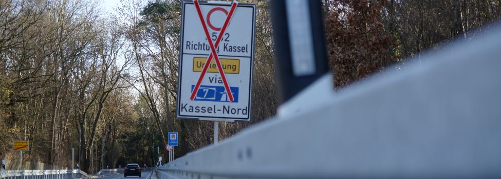 Die L562 vor der Vollsperrung, der gezeigte Abschnitt ist bereits erneuert.