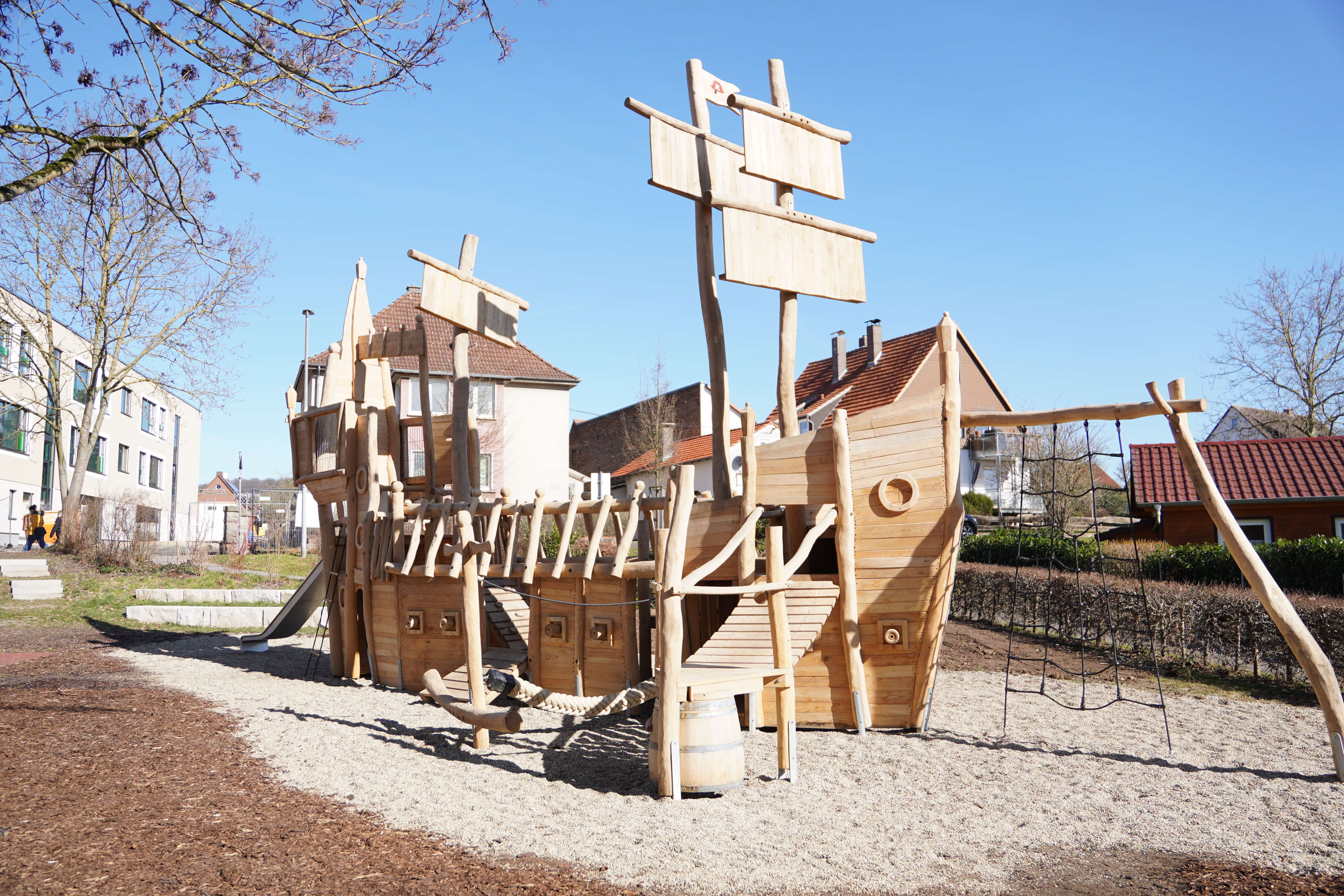 Das große Holzpiratenschiff Elsa - in Erinnerung an den Fulda-Dampfer.