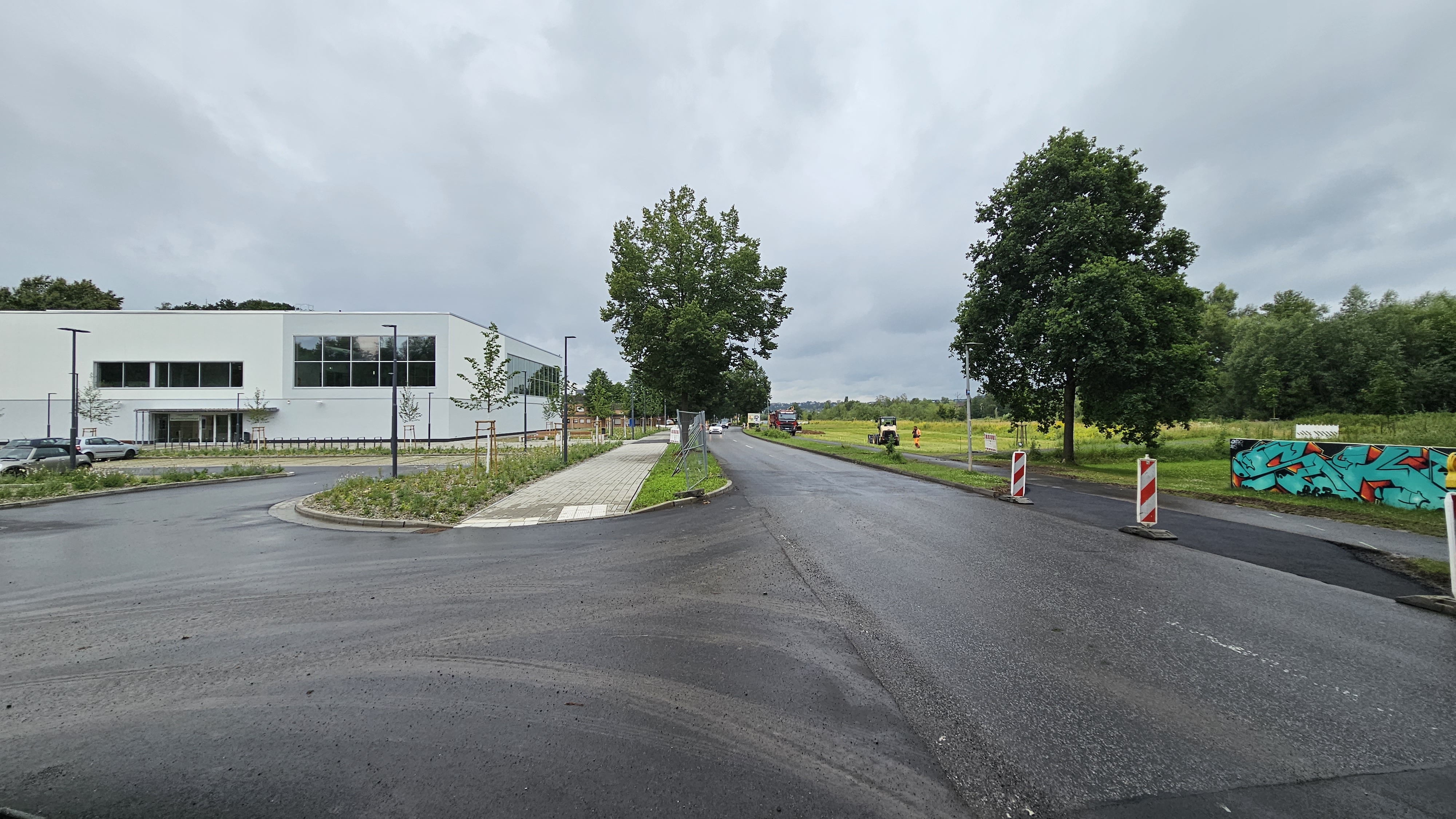 Die Heiligenröder Str. erhält eine Querungshilfe zum besseren überqueren der Kreisstraße auf Höhe des Hallenbades. @Gemeinde Niestetal