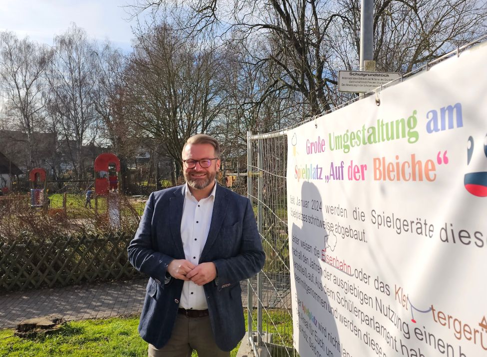 Bürgermeister Brückmann freut sich über die Förderung zur Umgestaltung an diesem Standort.