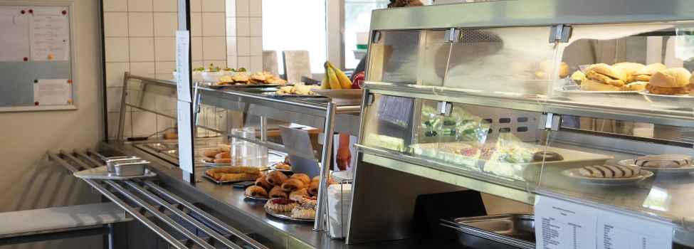 Neben dem Kioskbetrieb gibt es auch zwei frische Tagesgerichte, eine Salat- und eine Nudelbar.