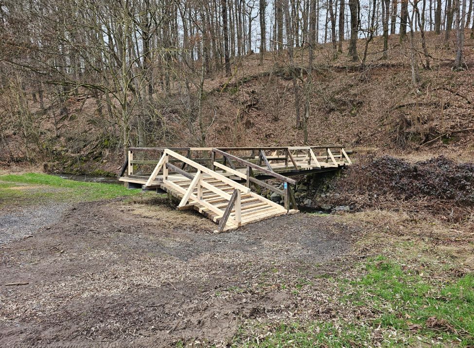 Die Nieste-Brücke am Ortsausgang in Richtung Uschlag wurde durch unseren Bauhof instandgesetzt und ist wieder frei passierbar