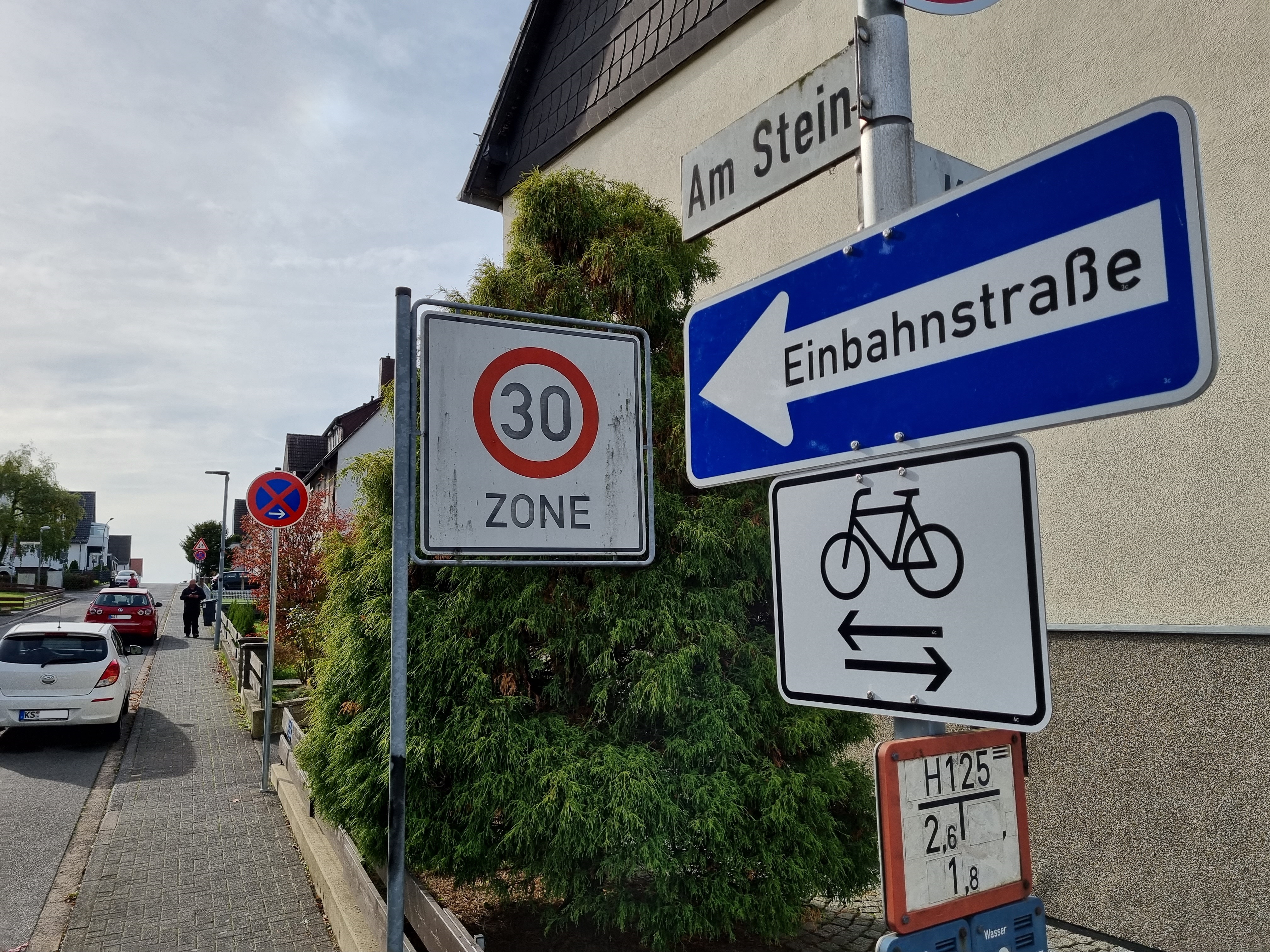 Die Einganhnstraße Am Stein in Heiligenrode wird für den beidseitigen Fahrradverkehr geöffnet.